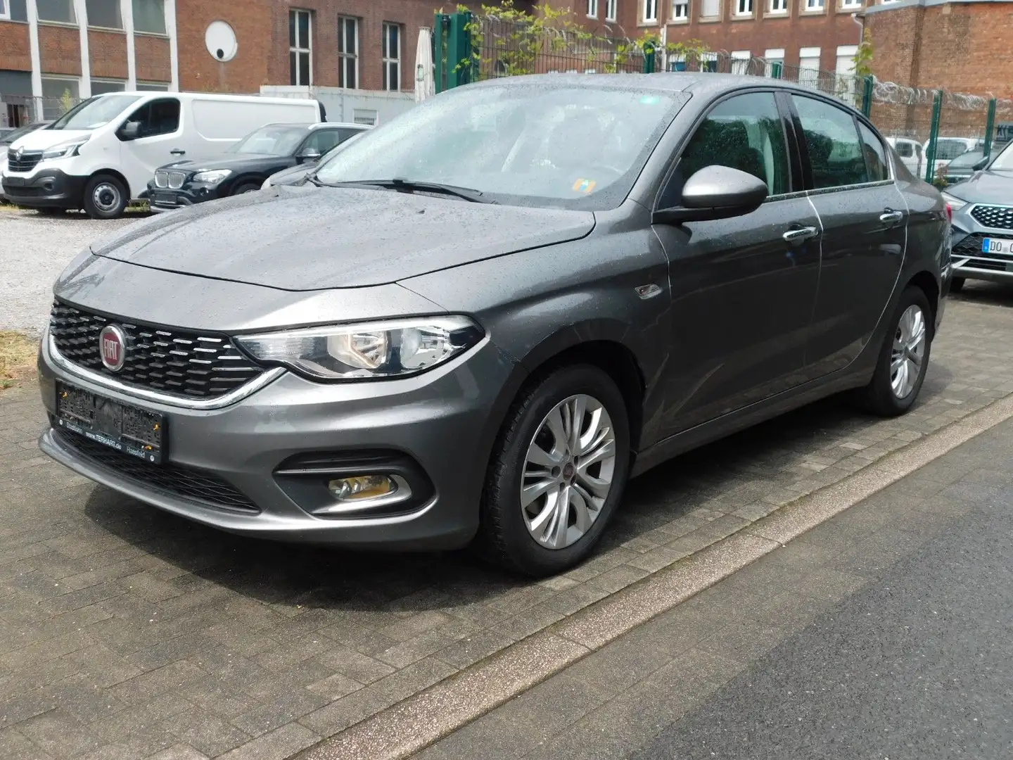 Fiat Tipo Lounge 1.4/Navi/PDC Grau - 1