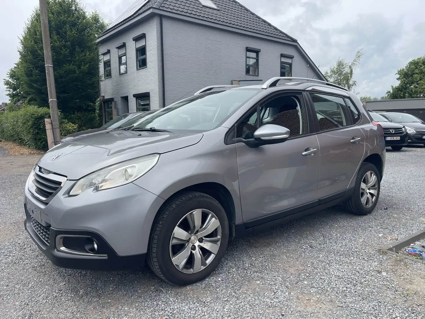 Peugeot 2008 1.6 e-HDi,Airco,Gps,Sansoren,Cruise,1e eigenaar+bk Gris - 2