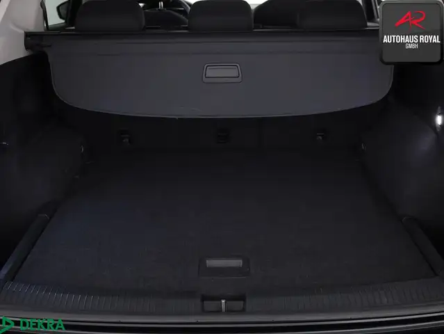 Volkswagen Tiguan Allspace view 13