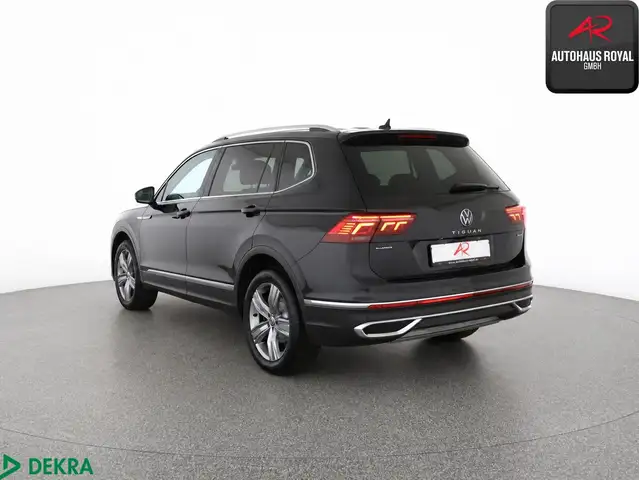 Volkswagen Tiguan Allspace view 3
