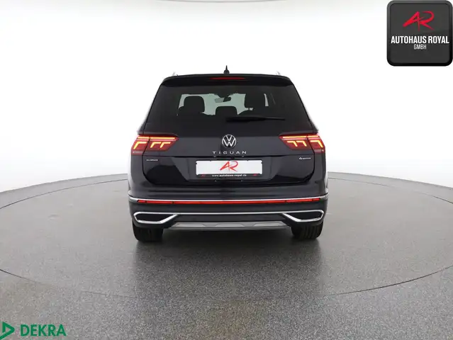 Volkswagen Tiguan Allspace view 4