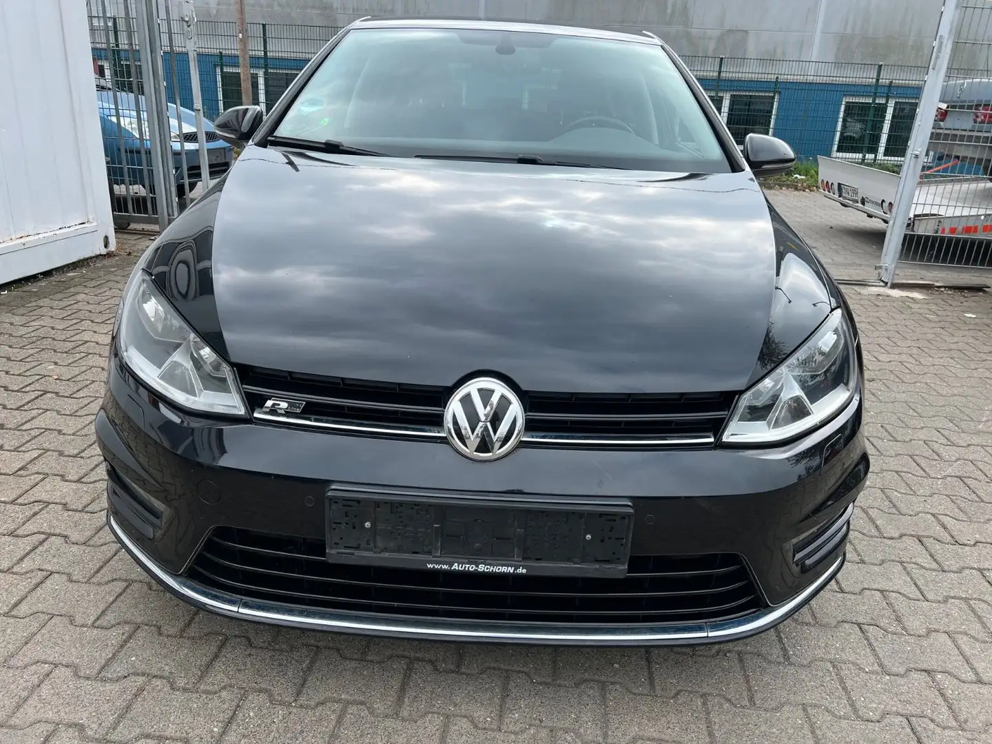 Volkswagen Golf VII Lim. Lounge BMT R-Line Schwarz - 2