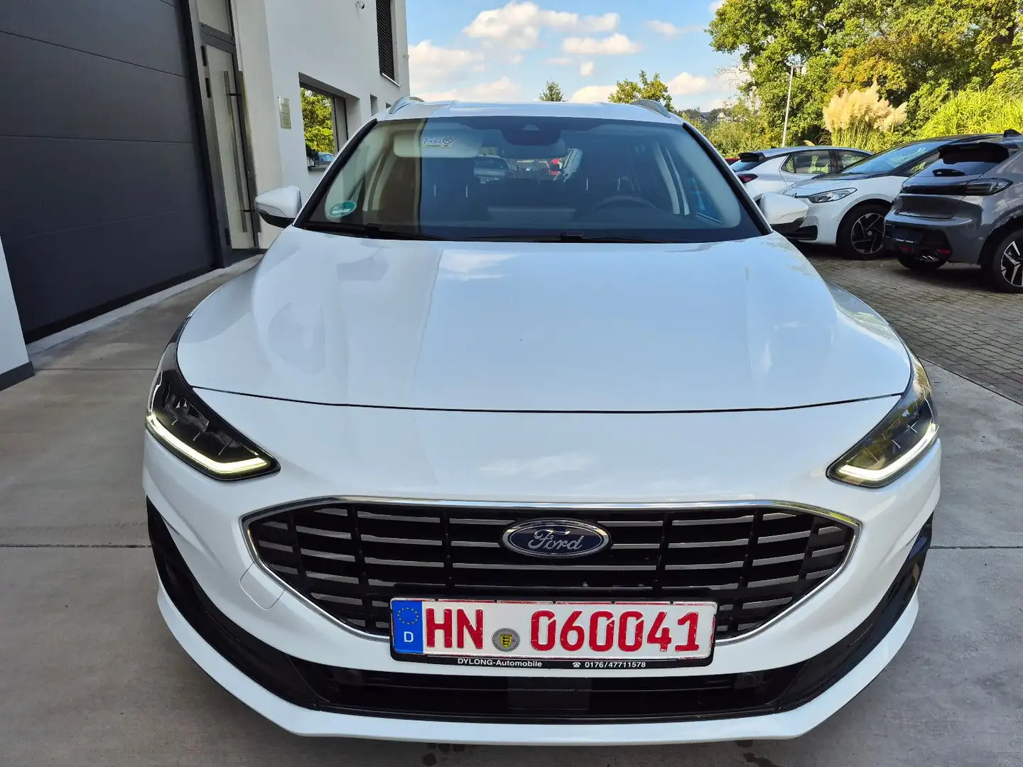 Ford Focus Turnier Titanium+NAVI+KAMERA Weiß - 1