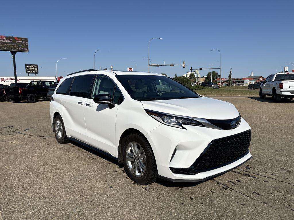 2022 Toyota Sienna XSE