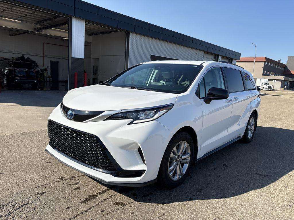 2022 Toyota Sienna XSE — снимка 1