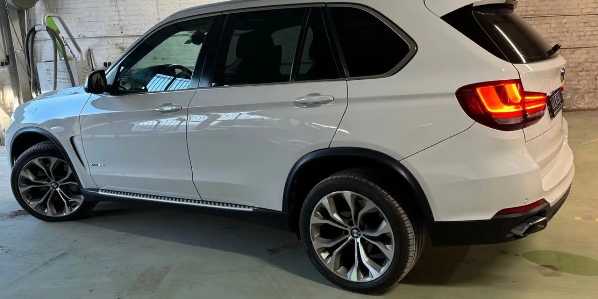 BMW X5 X5 xDrive50i 450 ch Lounge Plus A Blanc - 2