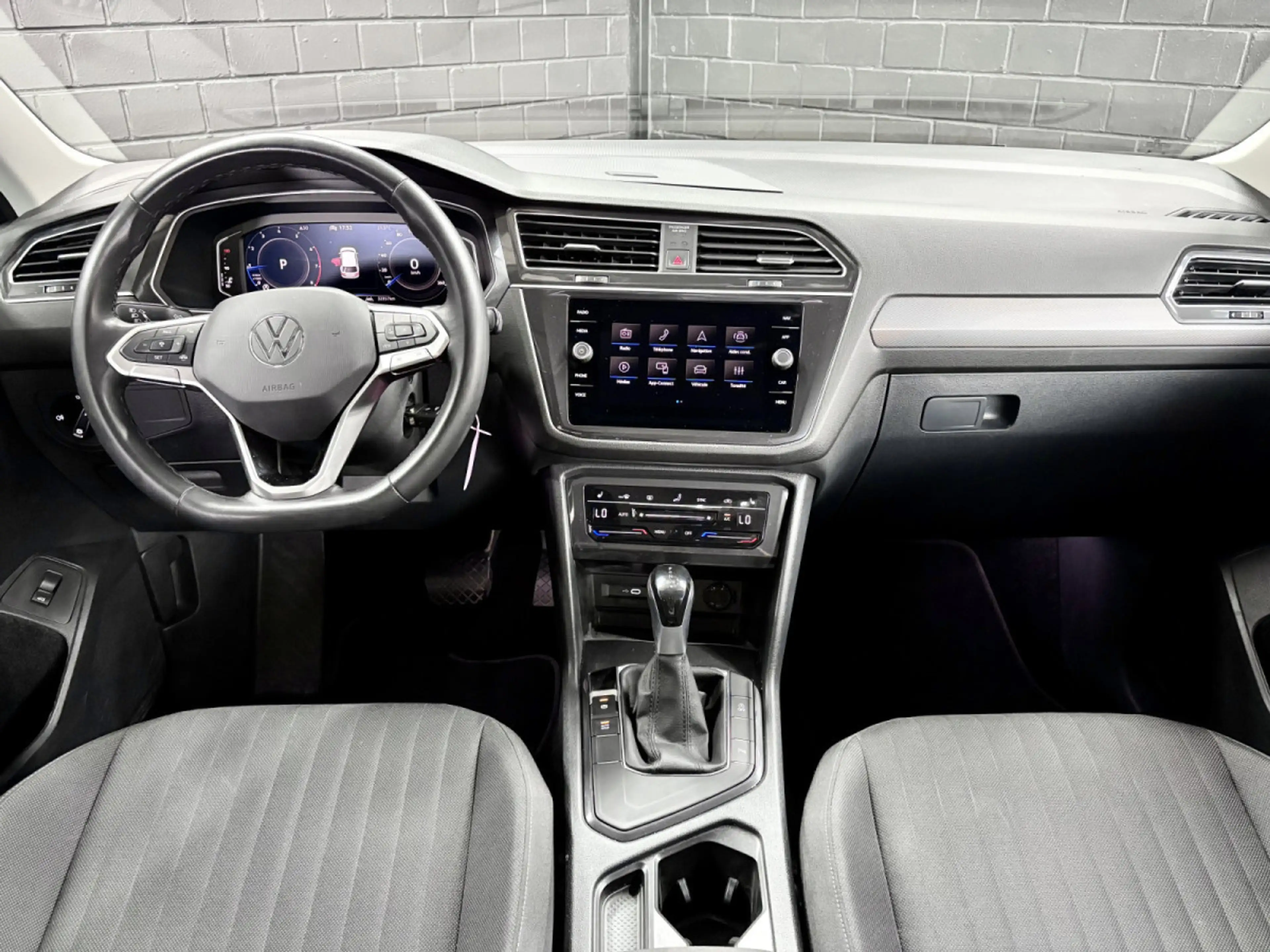 Volkswagen Tiguan Allspace Life 1.5 TSI 150 CV DSG7 * 7 PLACES *ATTELAGE* *HA — photo 11