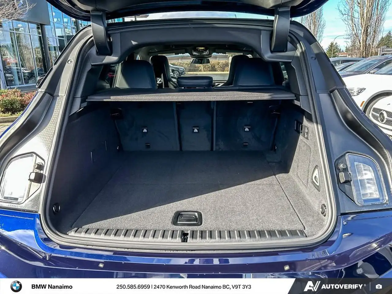 BMW iX снимка BMW iX