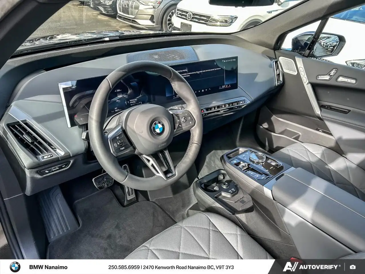 BMW iX снимка BMW iX