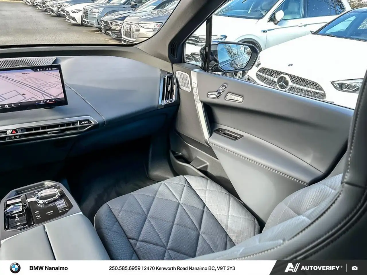 BMW iX снимка BMW iX