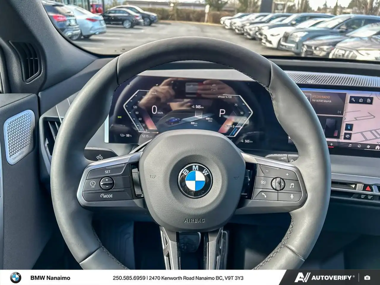 BMW iX снимка BMW iX