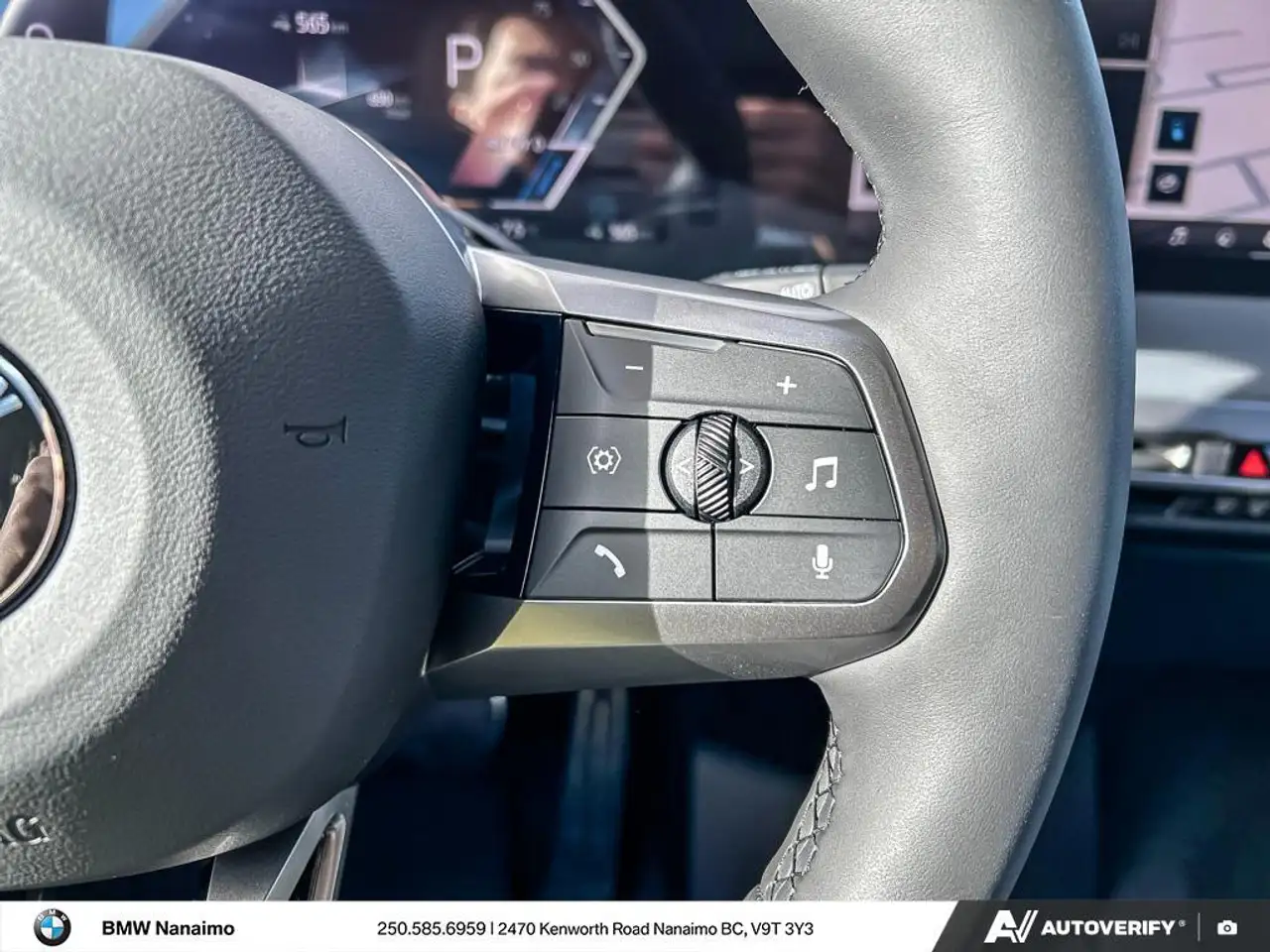 BMW iX снимка BMW iX