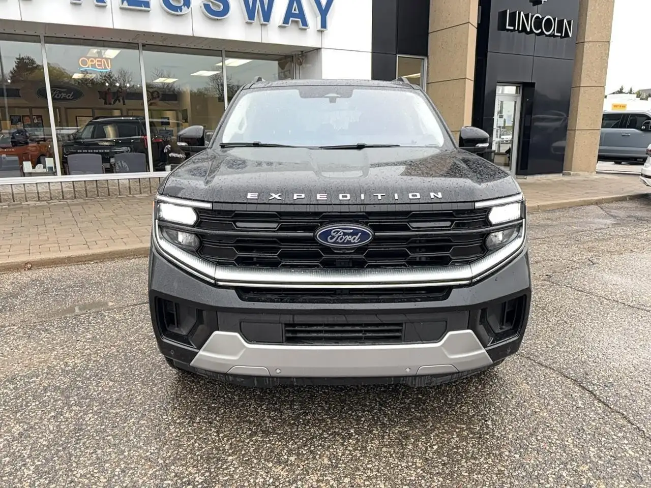 Ford Expedition снимка Ford Expedition