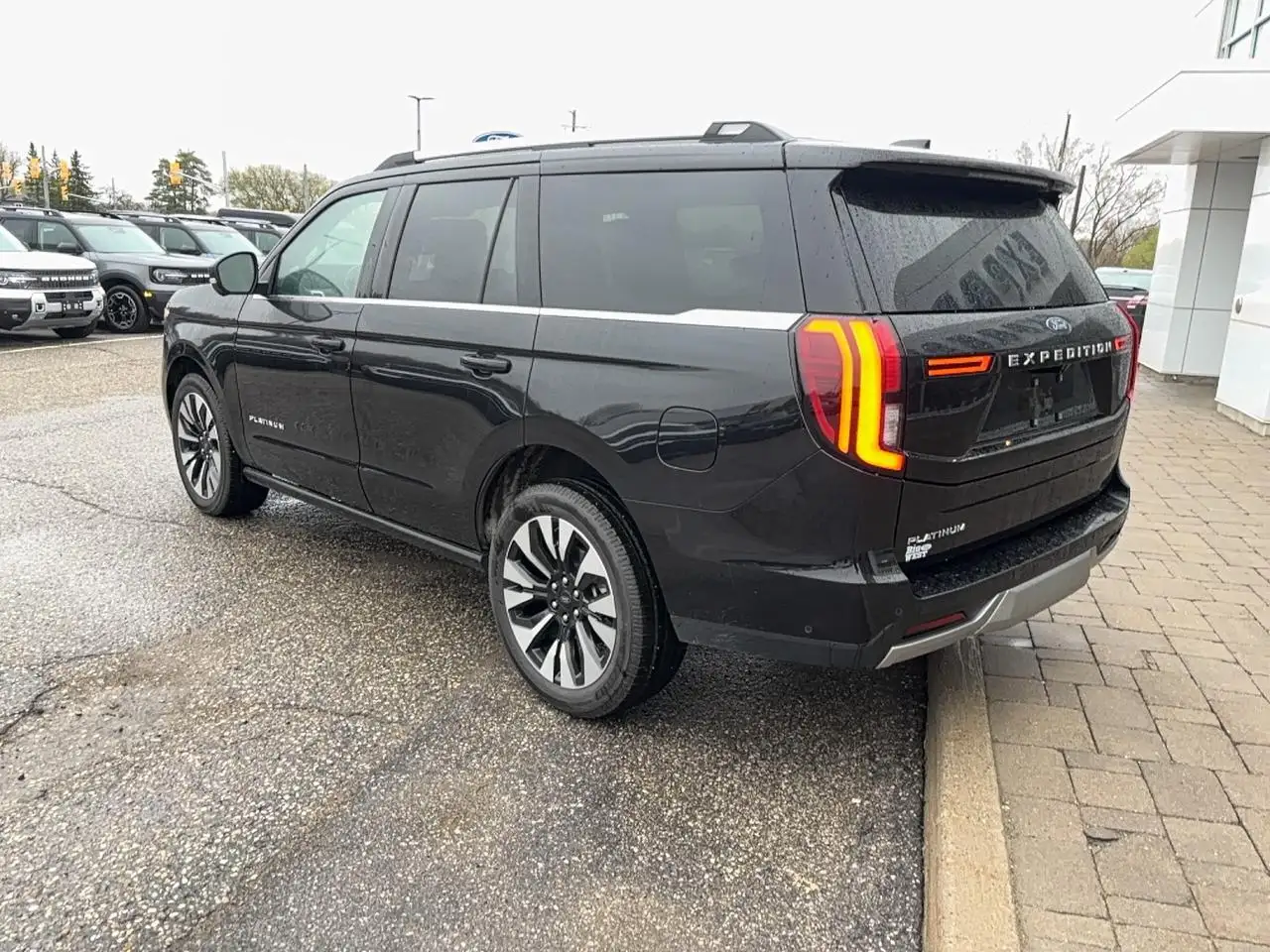 Ford Expedition снимка Ford Expedition