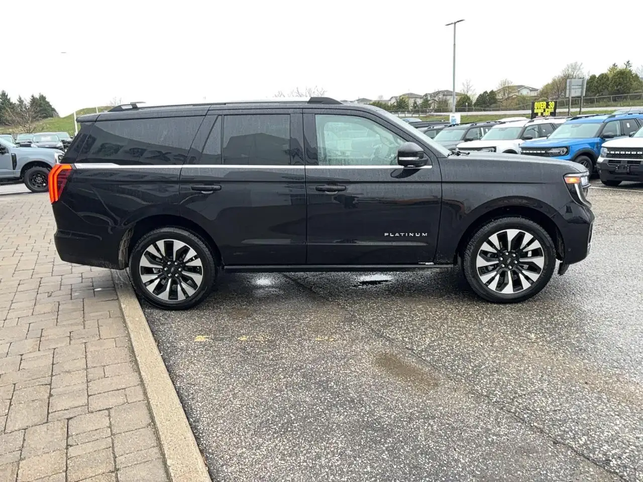 Ford Expedition снимка Ford Expedition