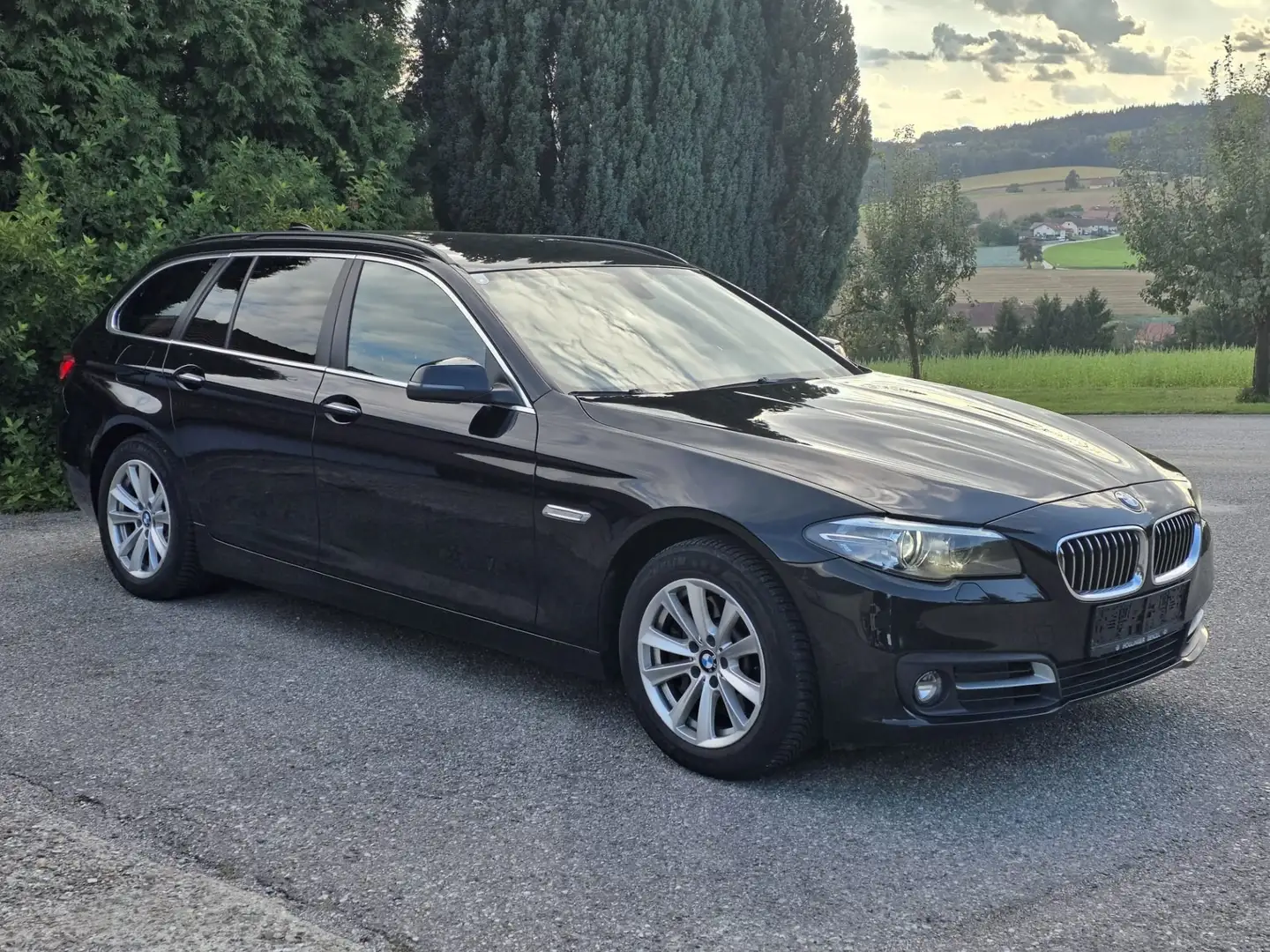 BMW 525 525d xDrive Touring Aut. - 1