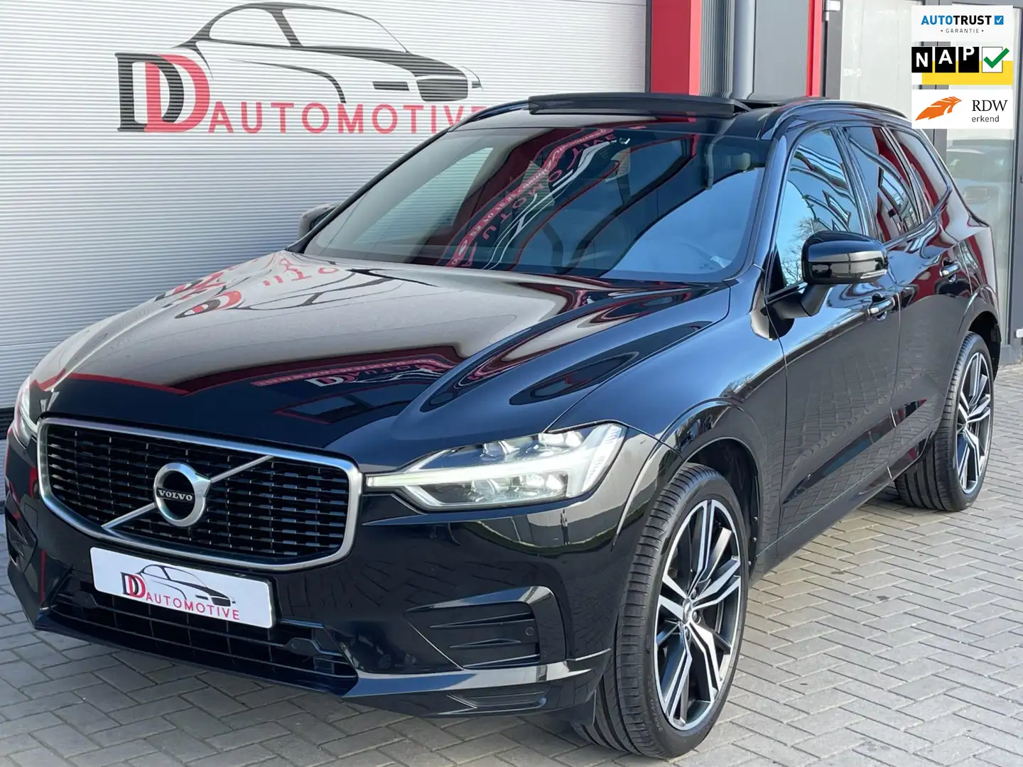 Volvo XC60 2.0 T5 AWD Inscription PANO/R-Design/LEER/CAMERA/L Schwarz - 1