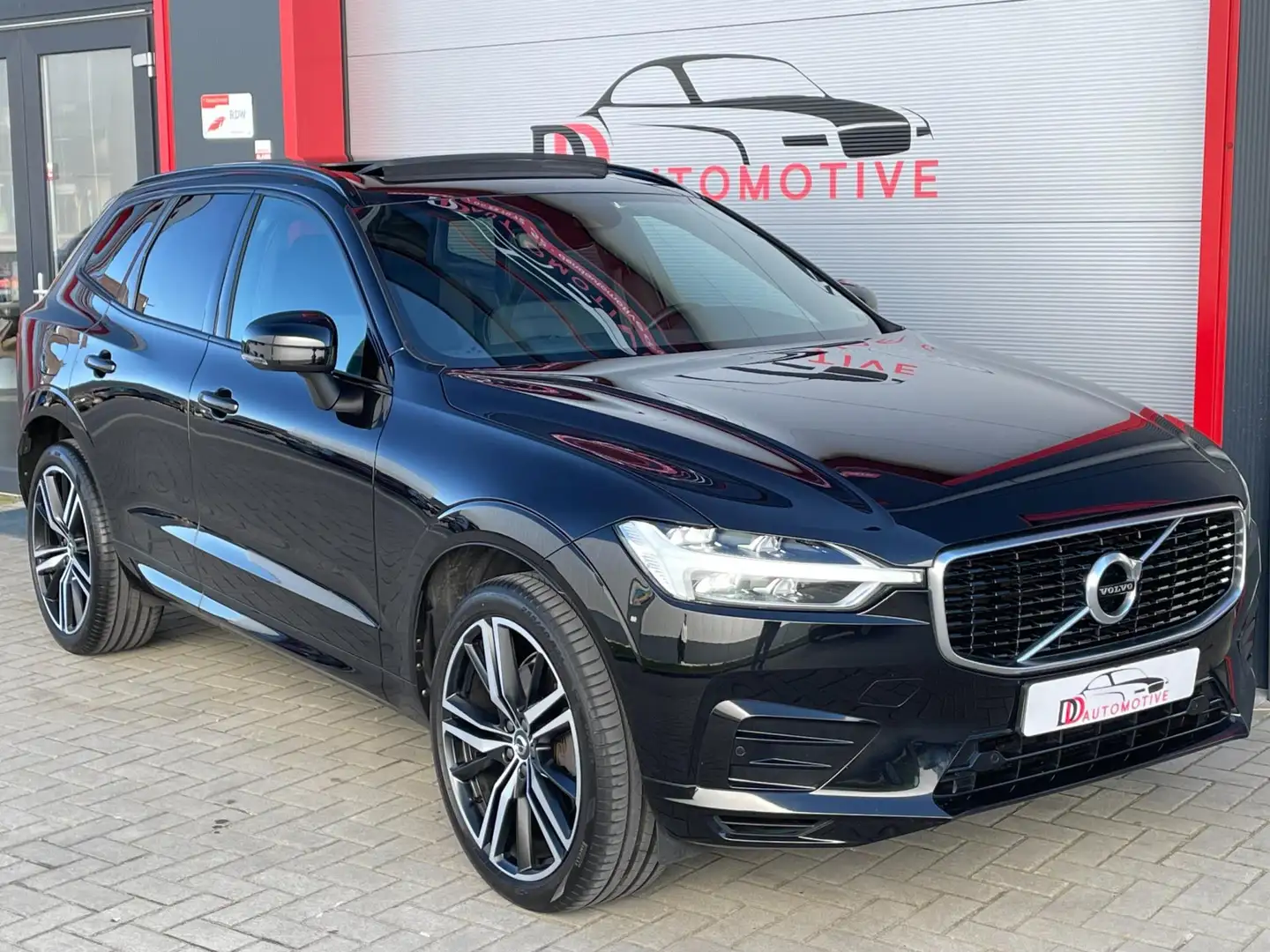 Volvo XC60 2.0 T5 AWD Inscription PANO/R-Design/LEER/CAMERA/L Schwarz - 2