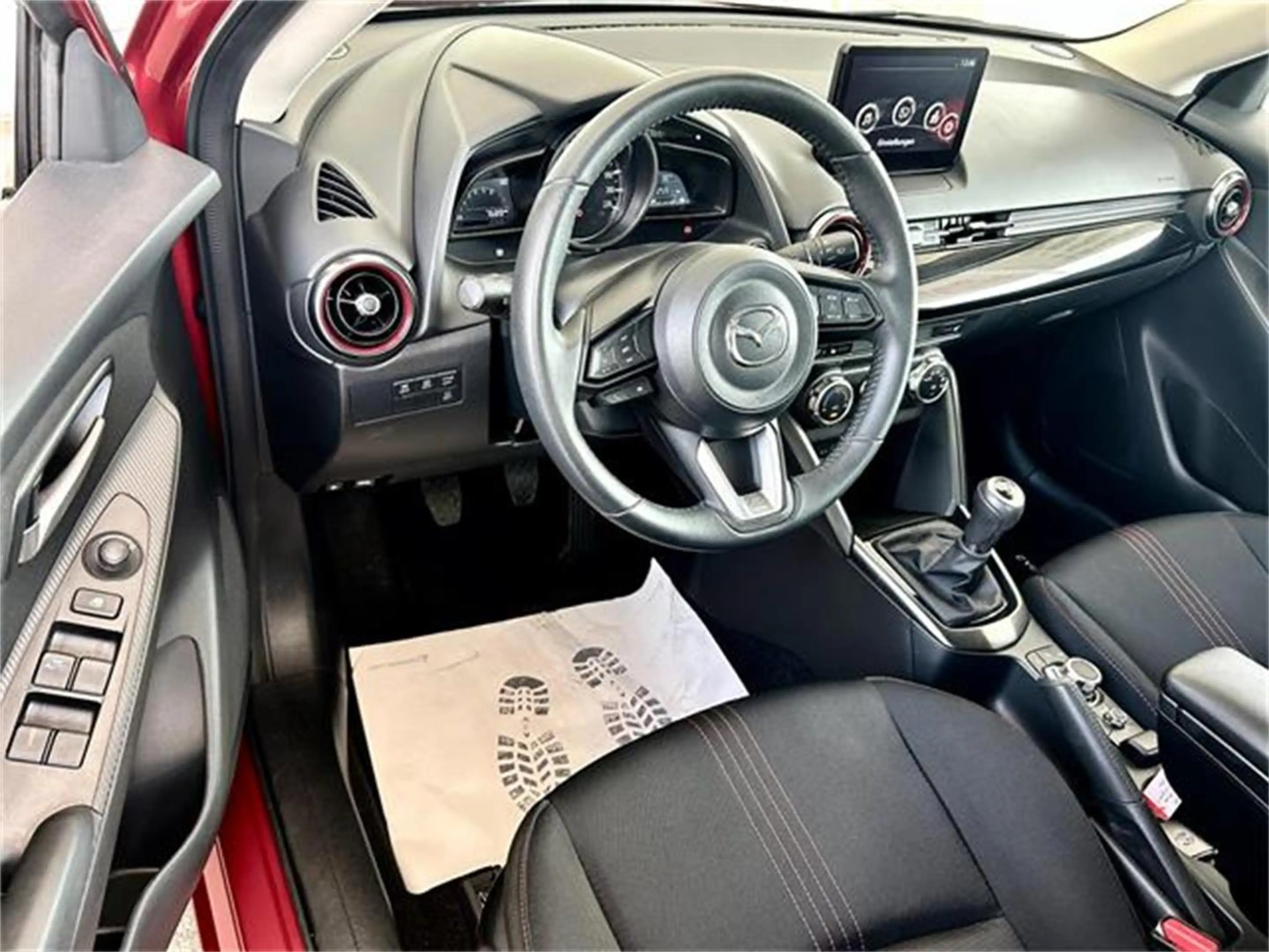 Mazda 2 e-Skyactiv G90 Homura mit Navigation & Carplay — photo 7