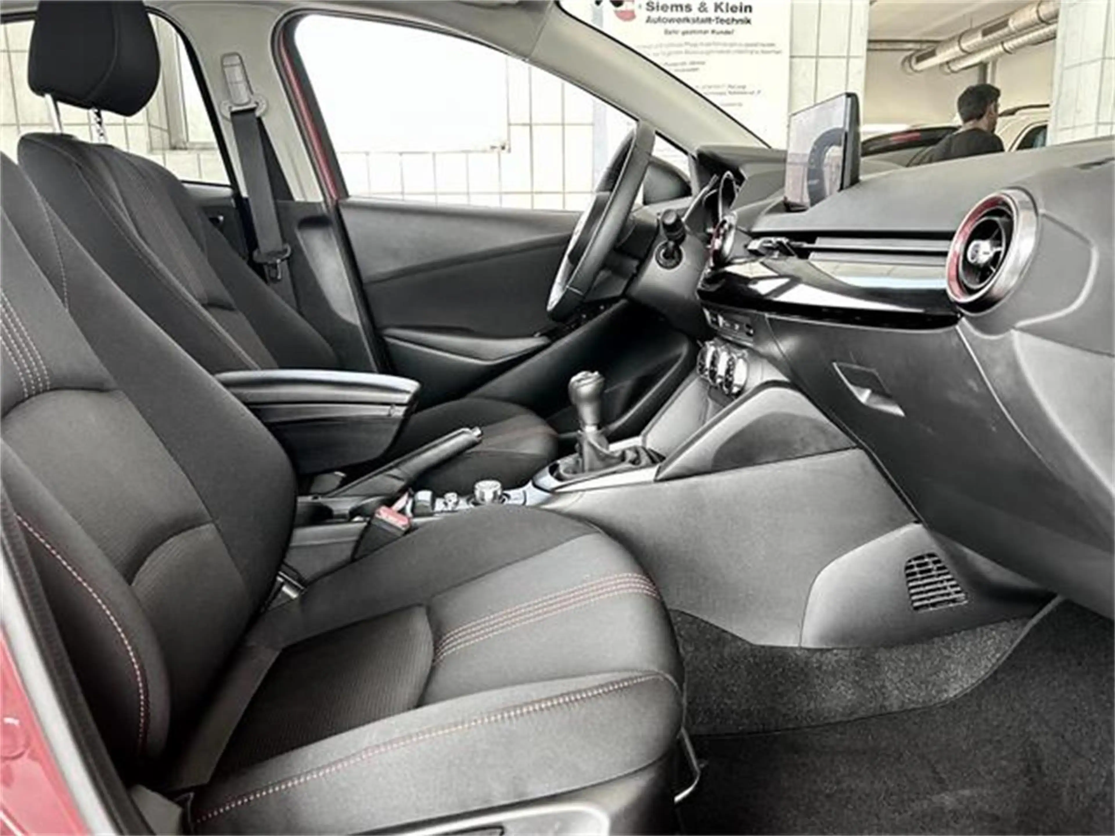 Mazda 2 e-Skyactiv G90 Homura mit Navigation & Carplay — photo 9