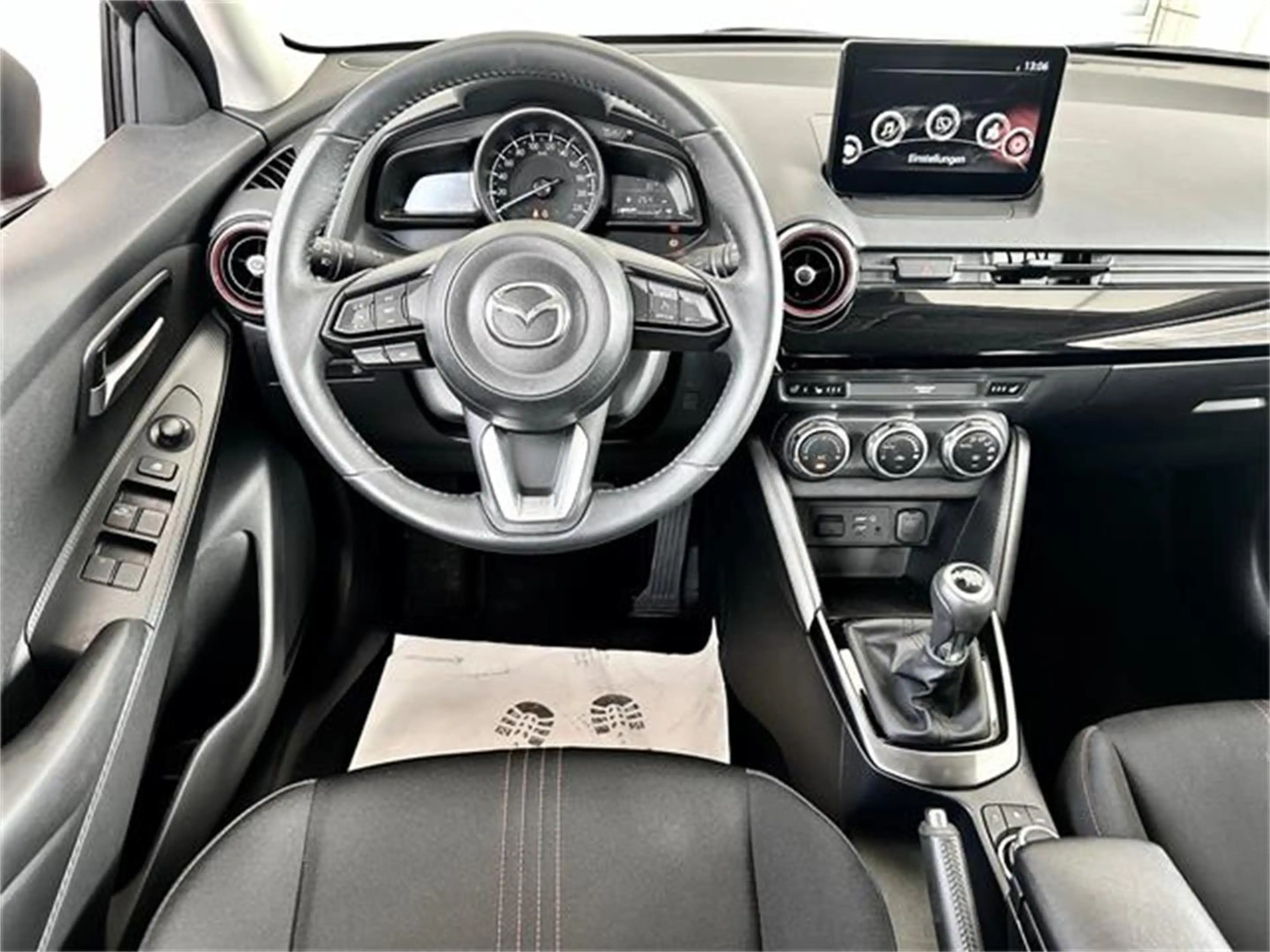 Mazda 2 e-Skyactiv G90 Homura mit Navigation & Carplay — photo 8