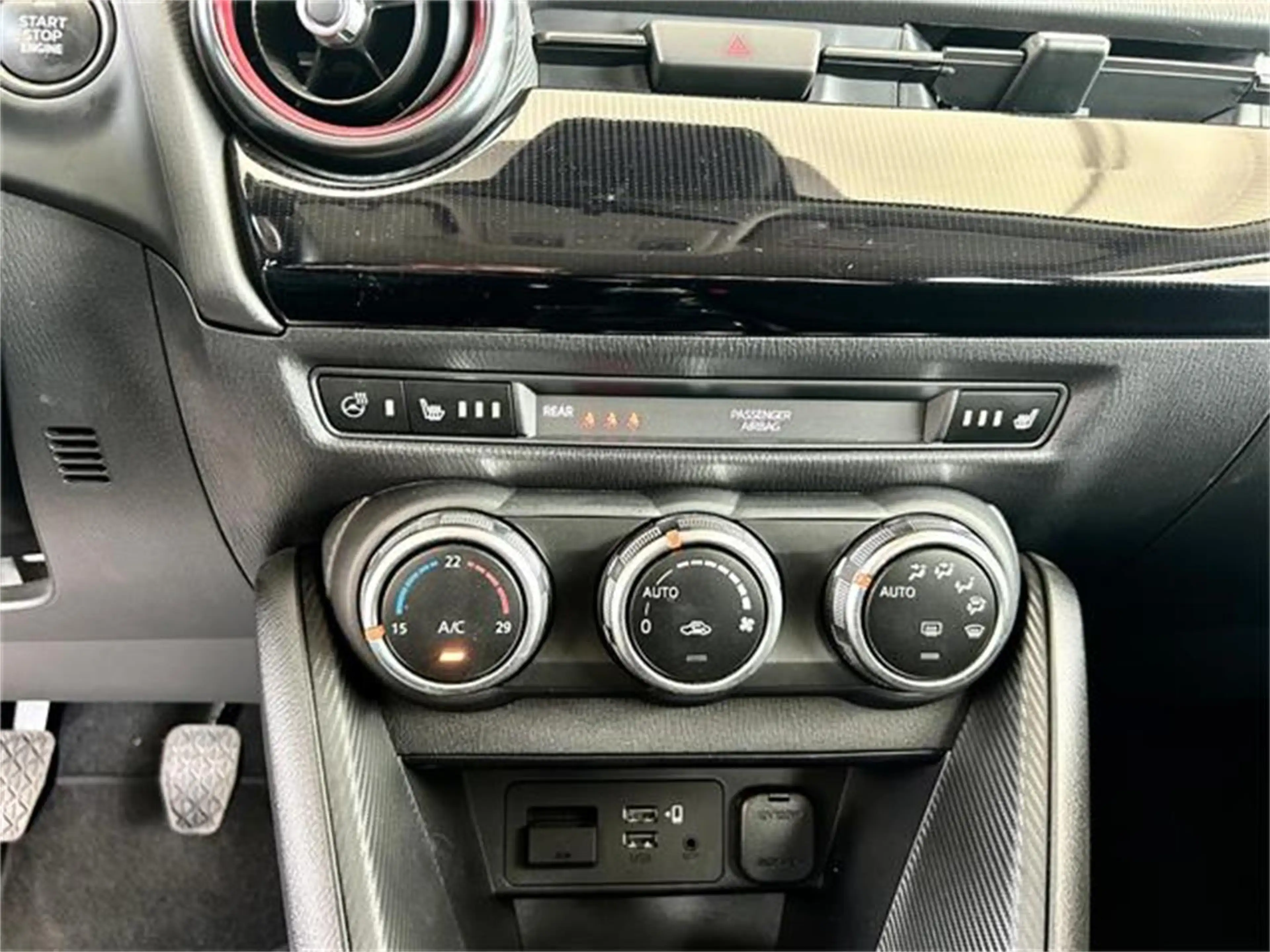 Mazda 2 e-Skyactiv G90 Homura mit Navigation & Carplay — photo 12