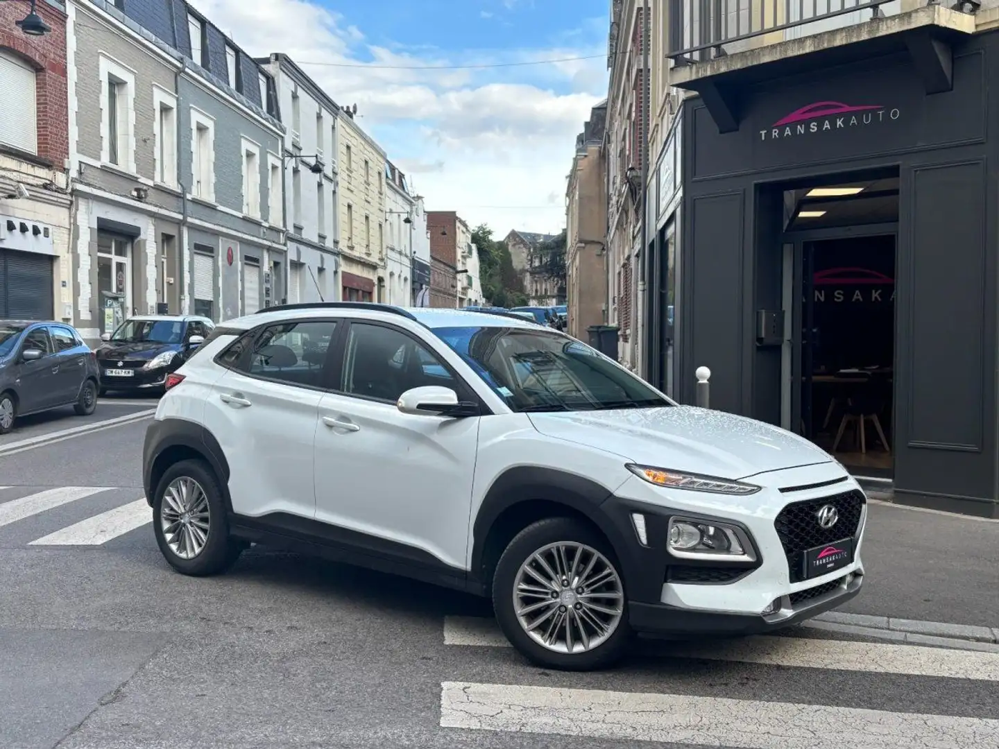 Hyundai KONA 1.0 T-GDi 120 Intuitive / CAMERA DE RECUL / CARPLAY Weiß - 1