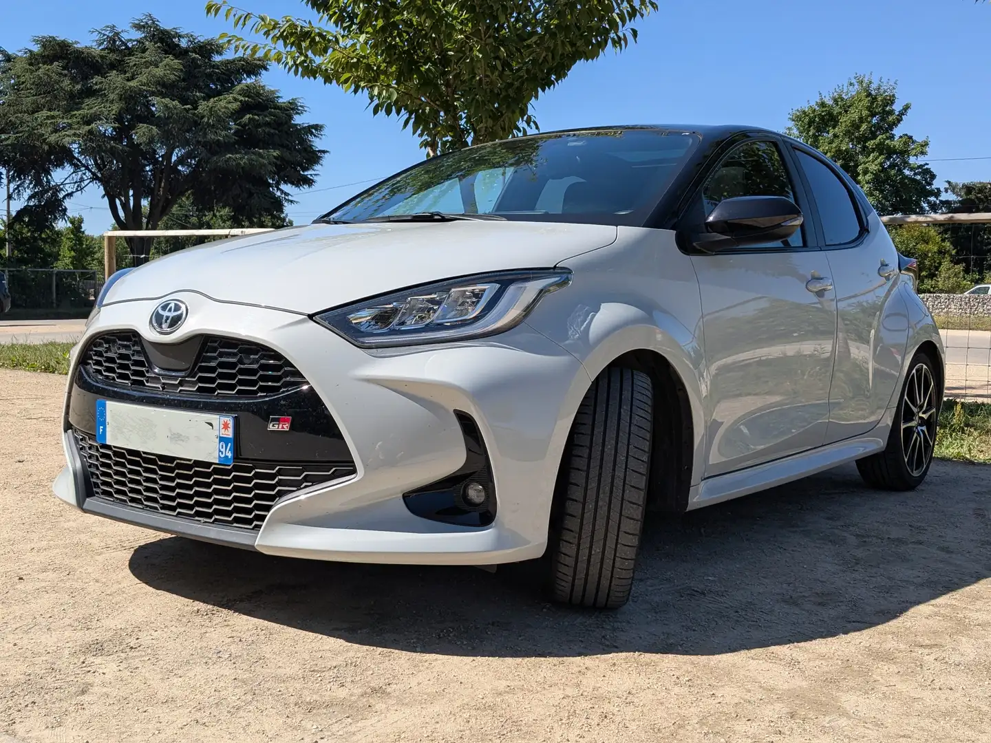 Toyota Yaris YARIS IV GR SPORT 116h MY22 Gris - 1