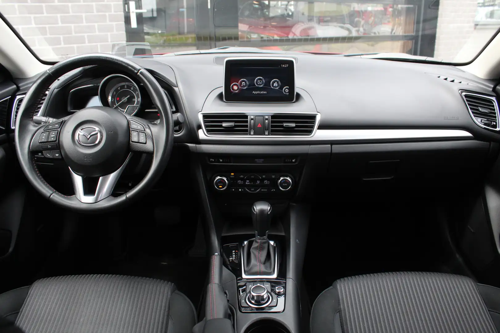 Mazda 3 2.0 GT-M / Automaat / HUD / Keyless / Stoelverwarm Rood - 2