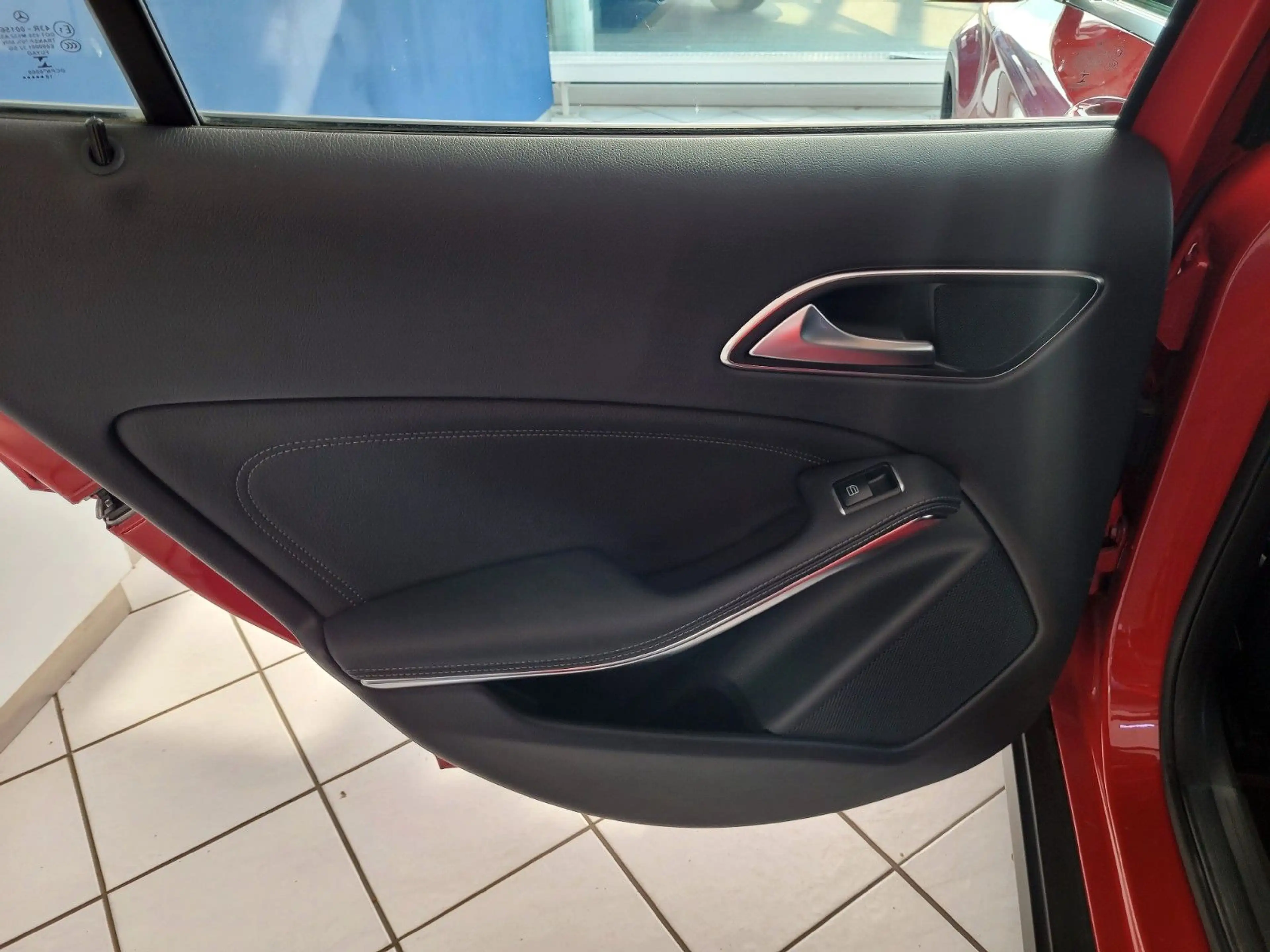 Mercedes-Benz GLA 250 4Matic Urban/Leder/Comand/Sportsitze — photo 23