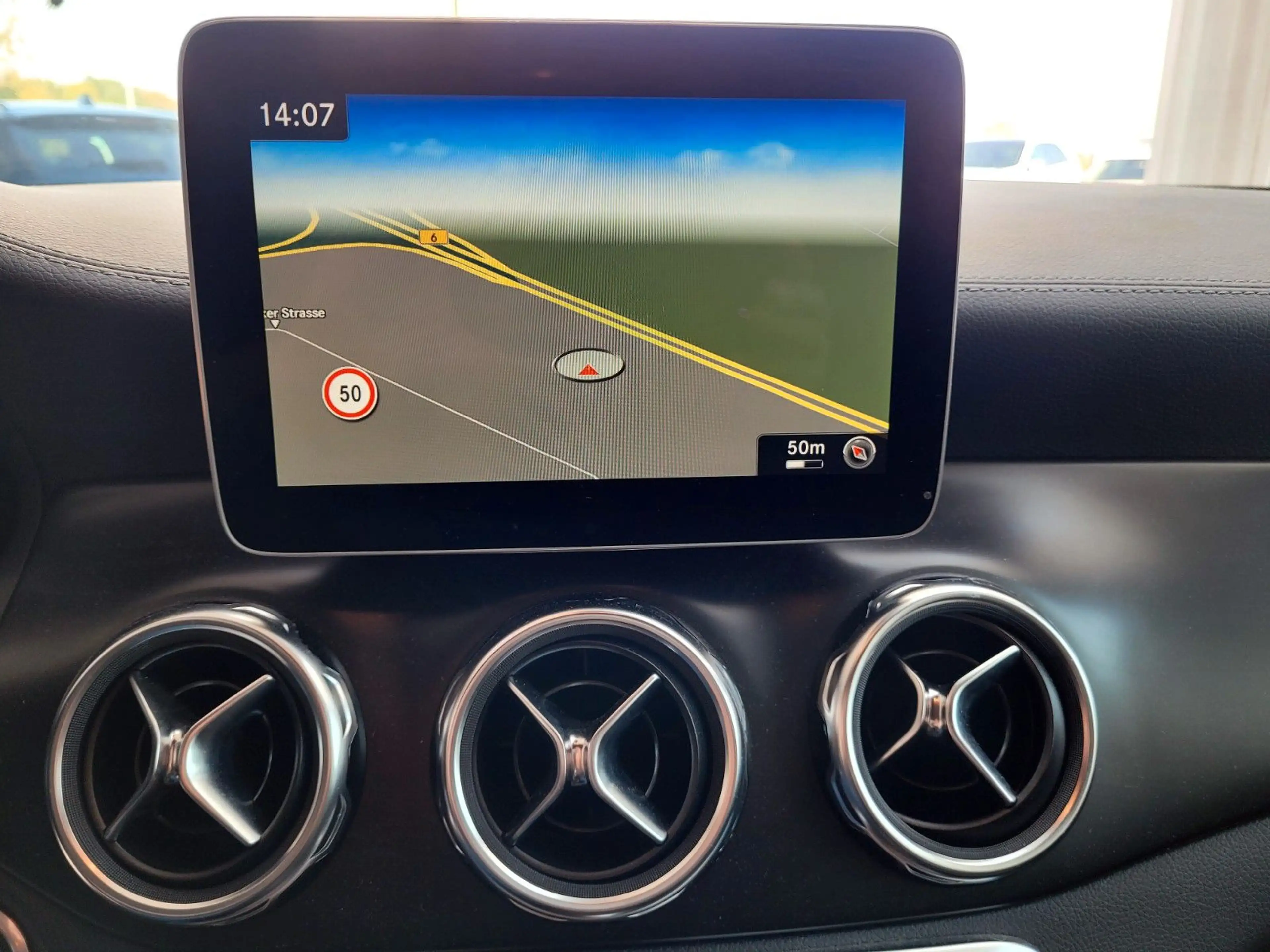 Mercedes-Benz GLA 250 4Matic Urban/Leder/Comand/Sportsitze — photo 15