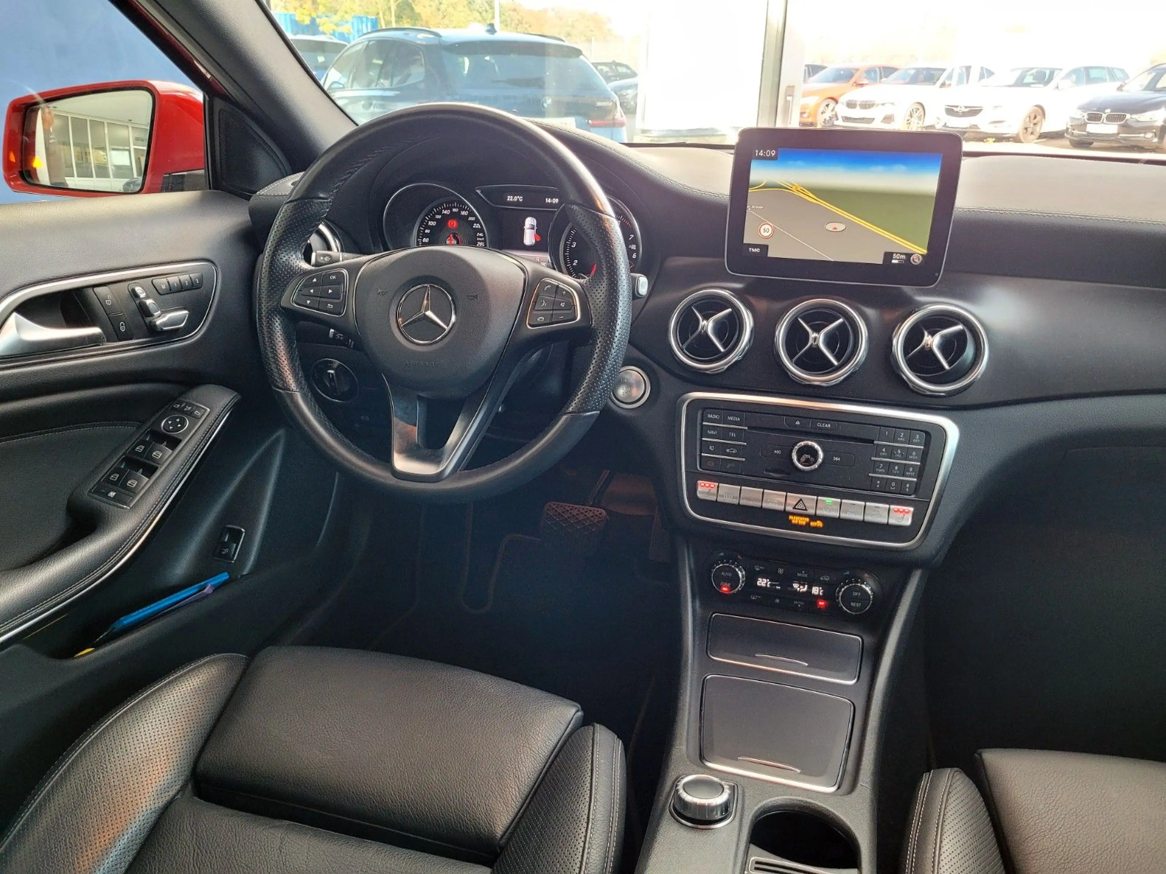Mercedes-Benz GLA 250 4Matic Urban/Leder/Comand/Sportsitze — photo 8