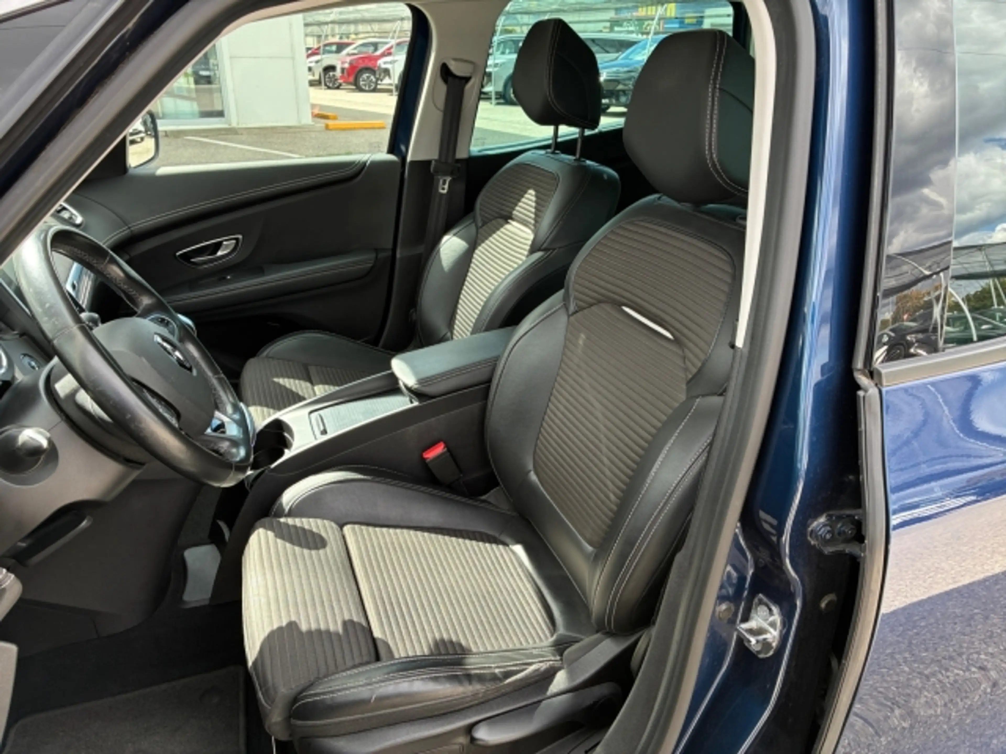Renault Scenic Grand Scenic Bose TCe 140 — photo 6
