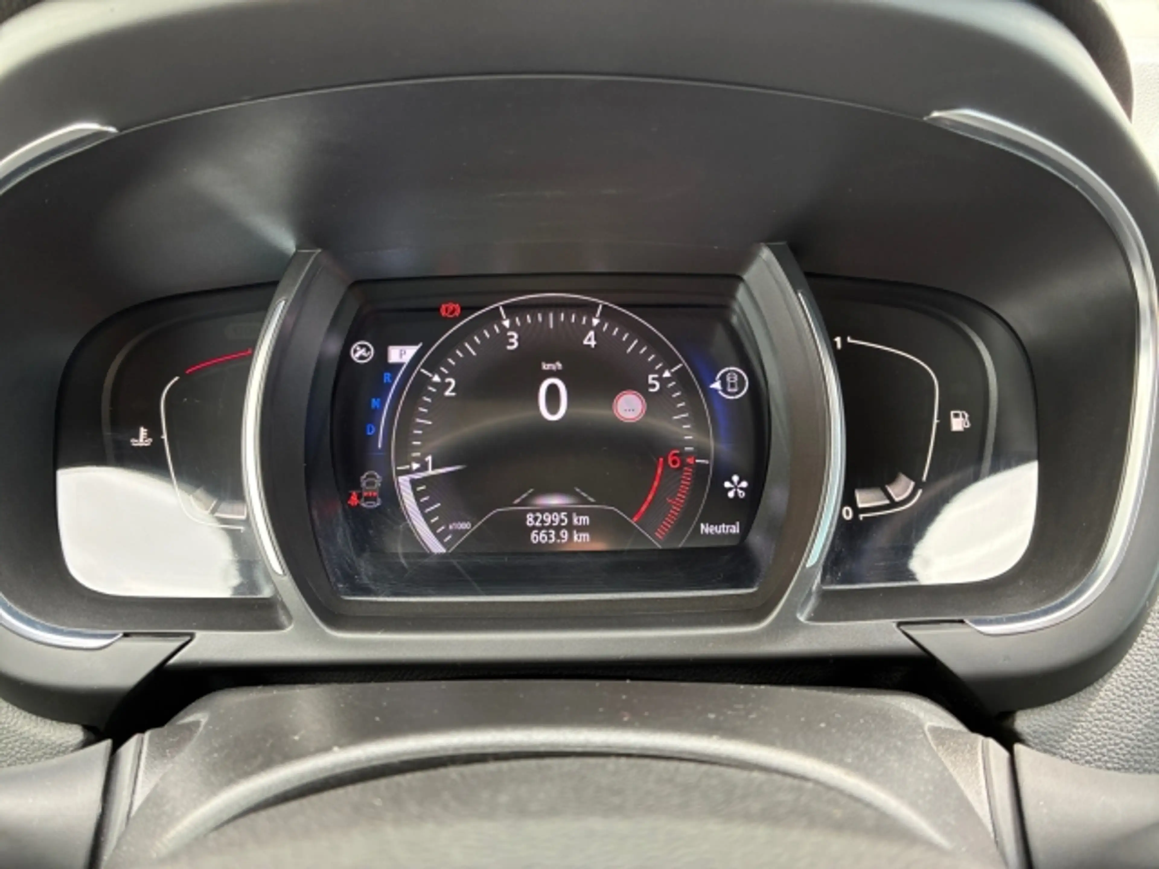 Renault Scenic Grand Scenic Bose TCe 140 — photo 8