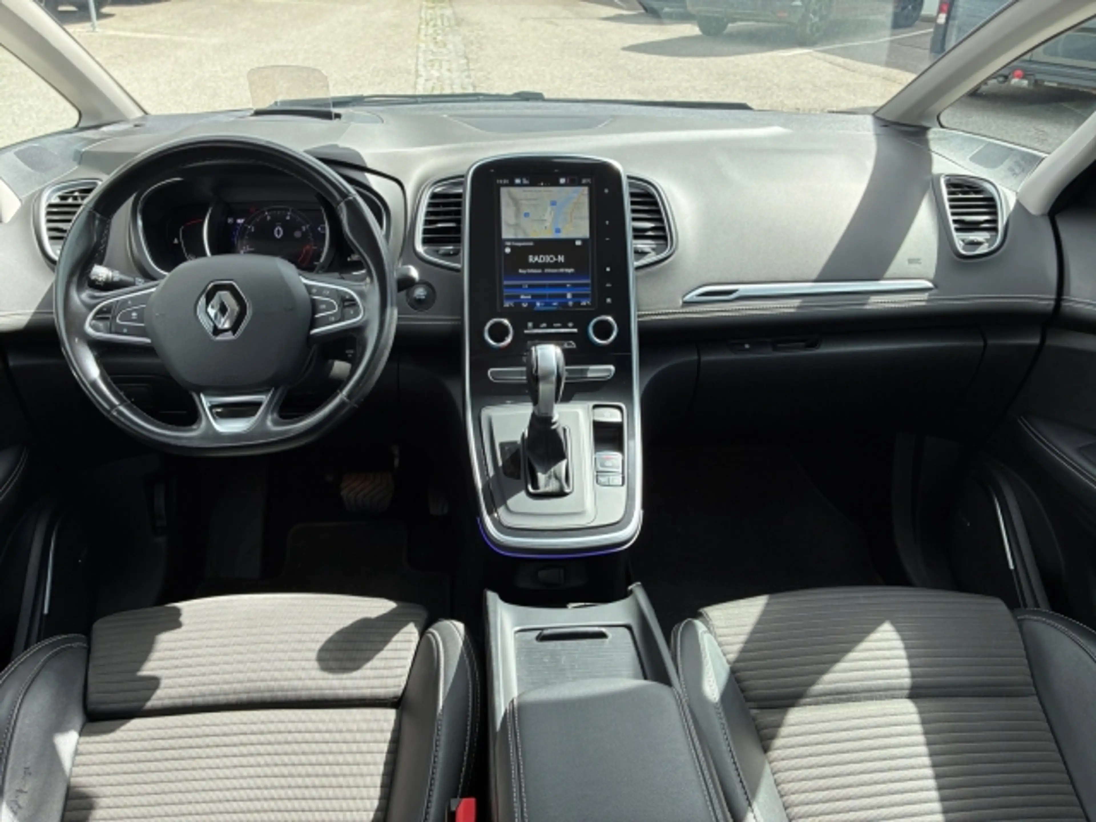 Renault Scenic Grand Scenic Bose TCe 140 — photo 7