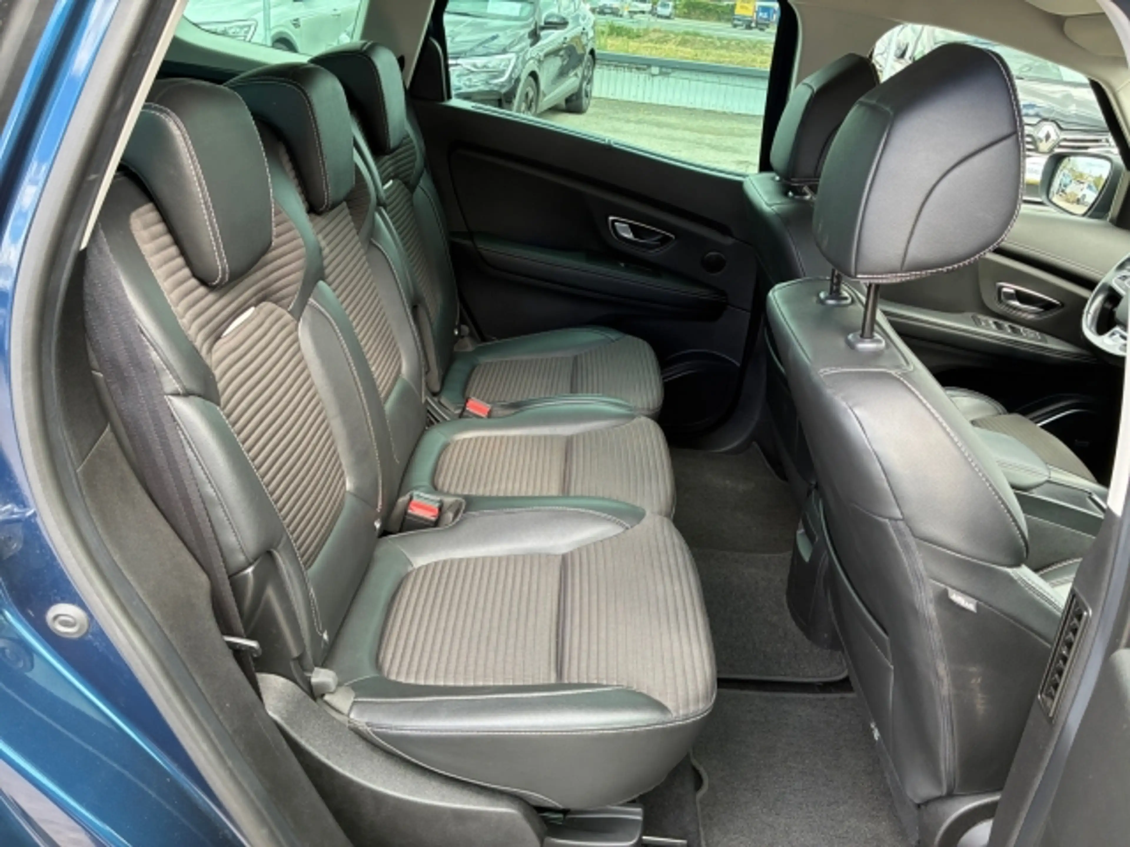 Renault Scenic Grand Scenic Bose TCe 140 — photo 9
