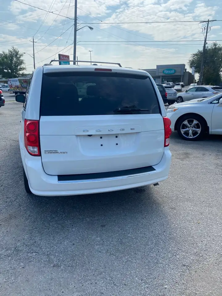 Dodge Grand Caravan снимка Dodge Grand Caravan