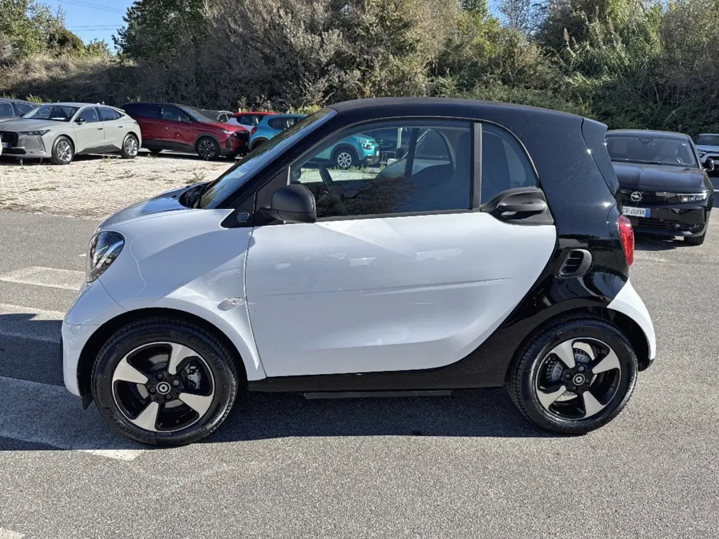 smart forTwo coupè EQ 41kW passion Bianco - 2