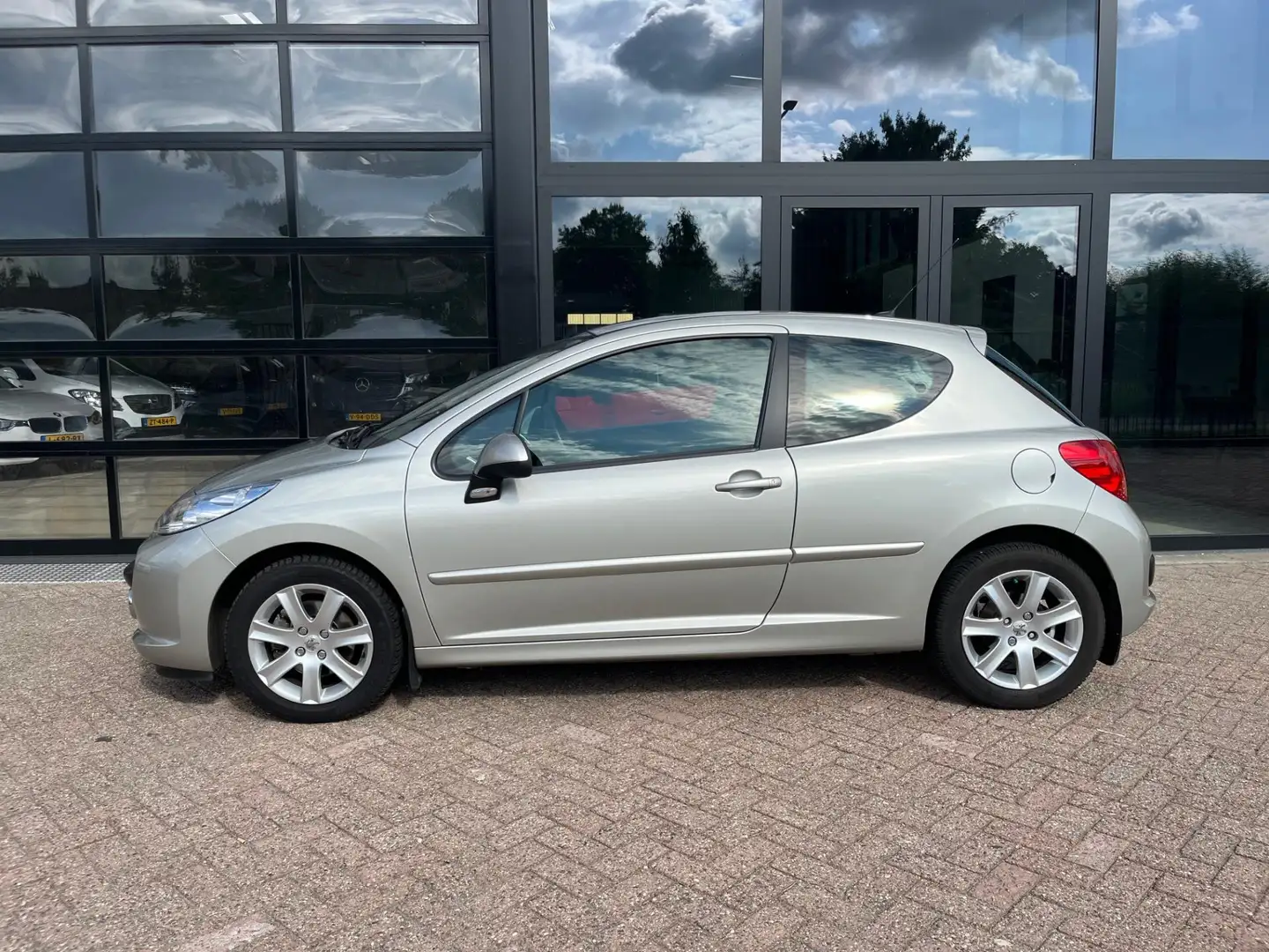 Peugeot 207 1.6 VTi XS Pack,Automaat, 1 Eigenaar Grijs - 2
