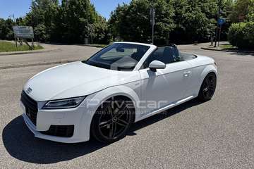 TT Roadster 2.0 TFSI quattro S tronic S line