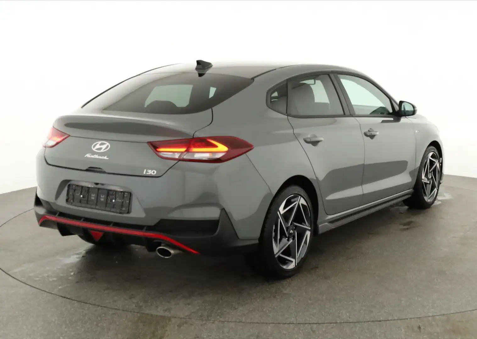 Hyundai i30 N Line 1.5 T-GDI DCT Fastback N-LINE, Navi, 18-... Grau - 2