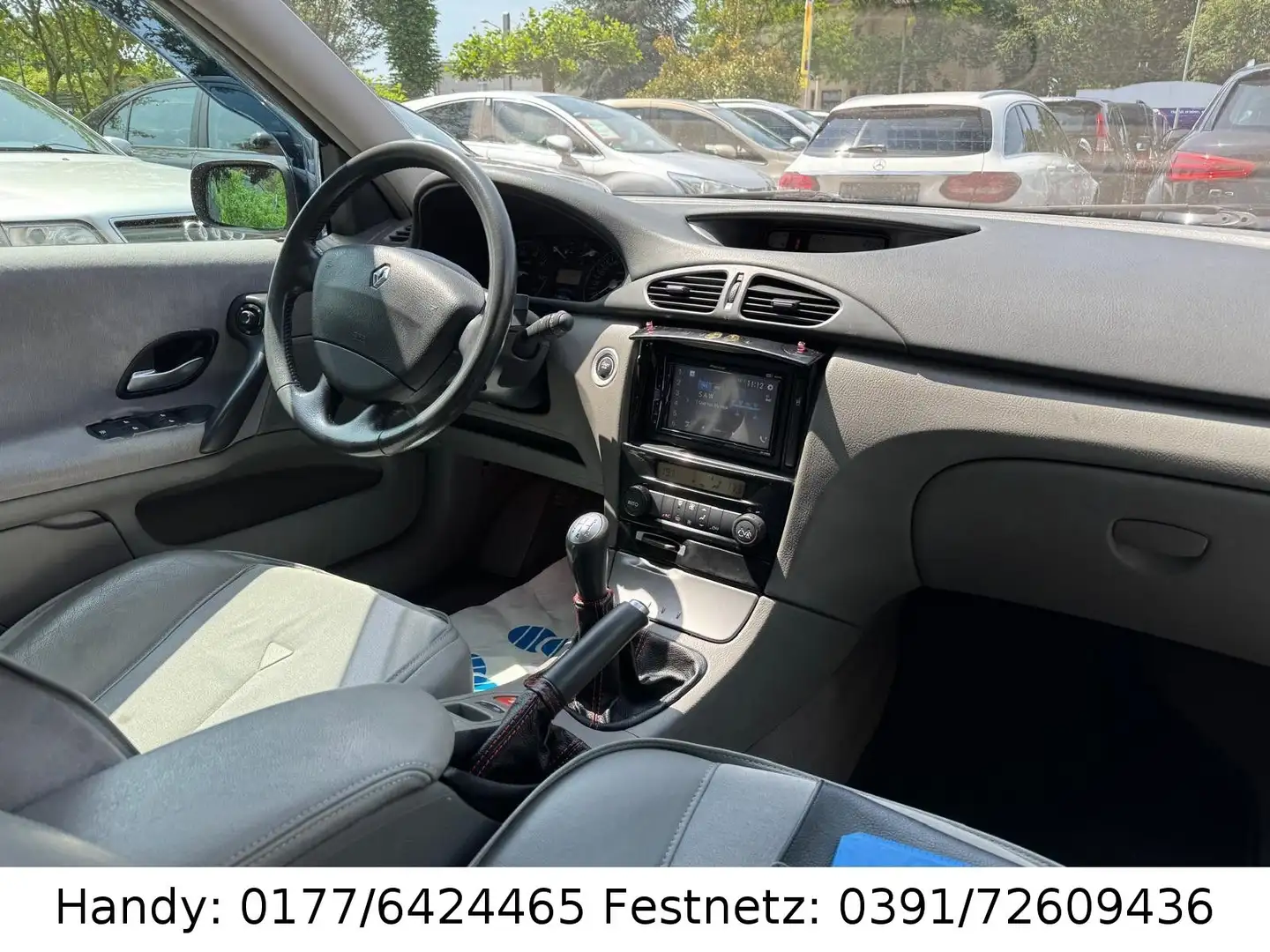 Renault Laguna 1.8 16V KLIMAAUTOMATIK/LEDER/4xel.FH/AHK Schwarz - 2