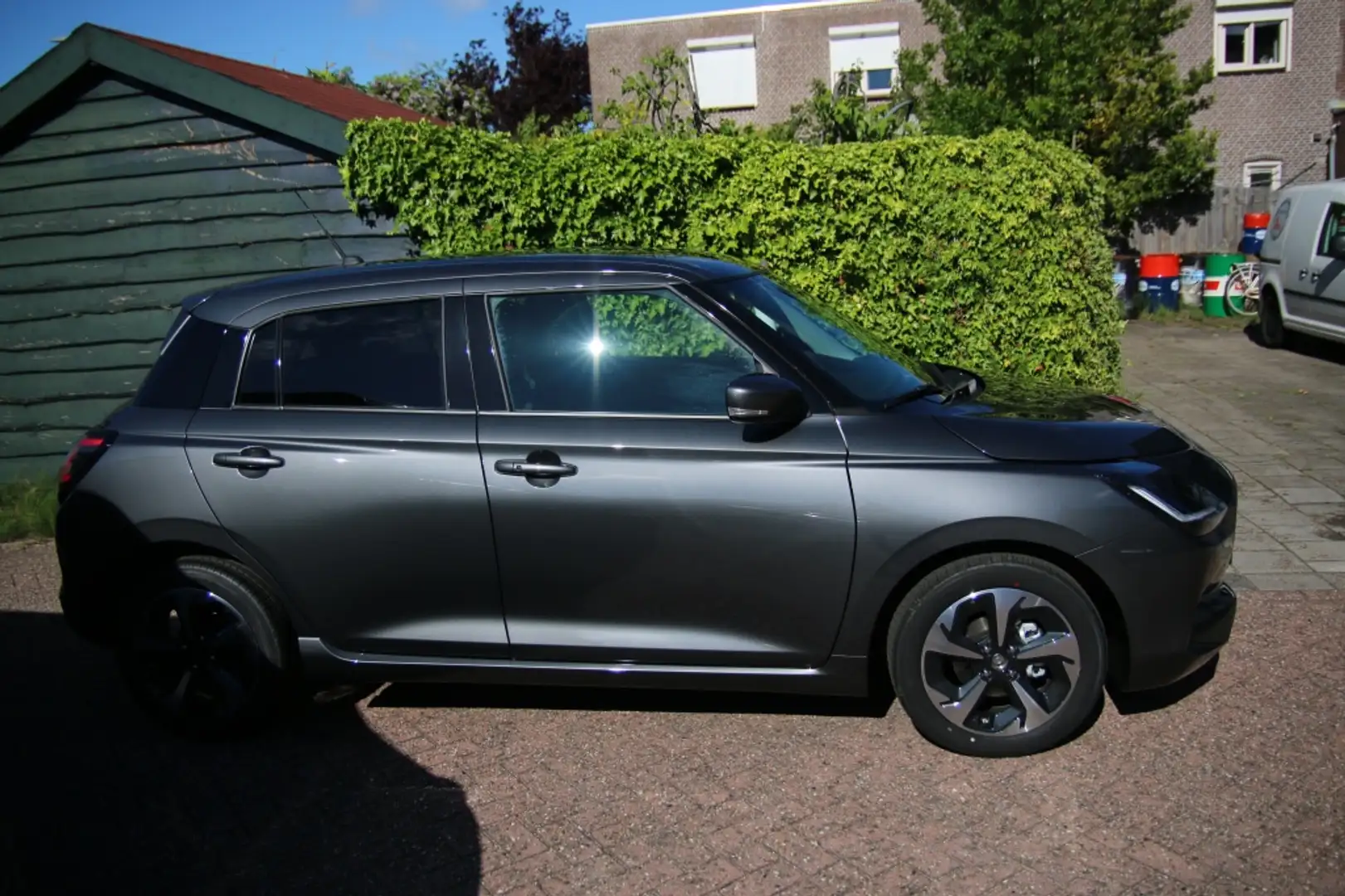 Suzuki Swift 1.2 Style SmartHyb. Grau - 2