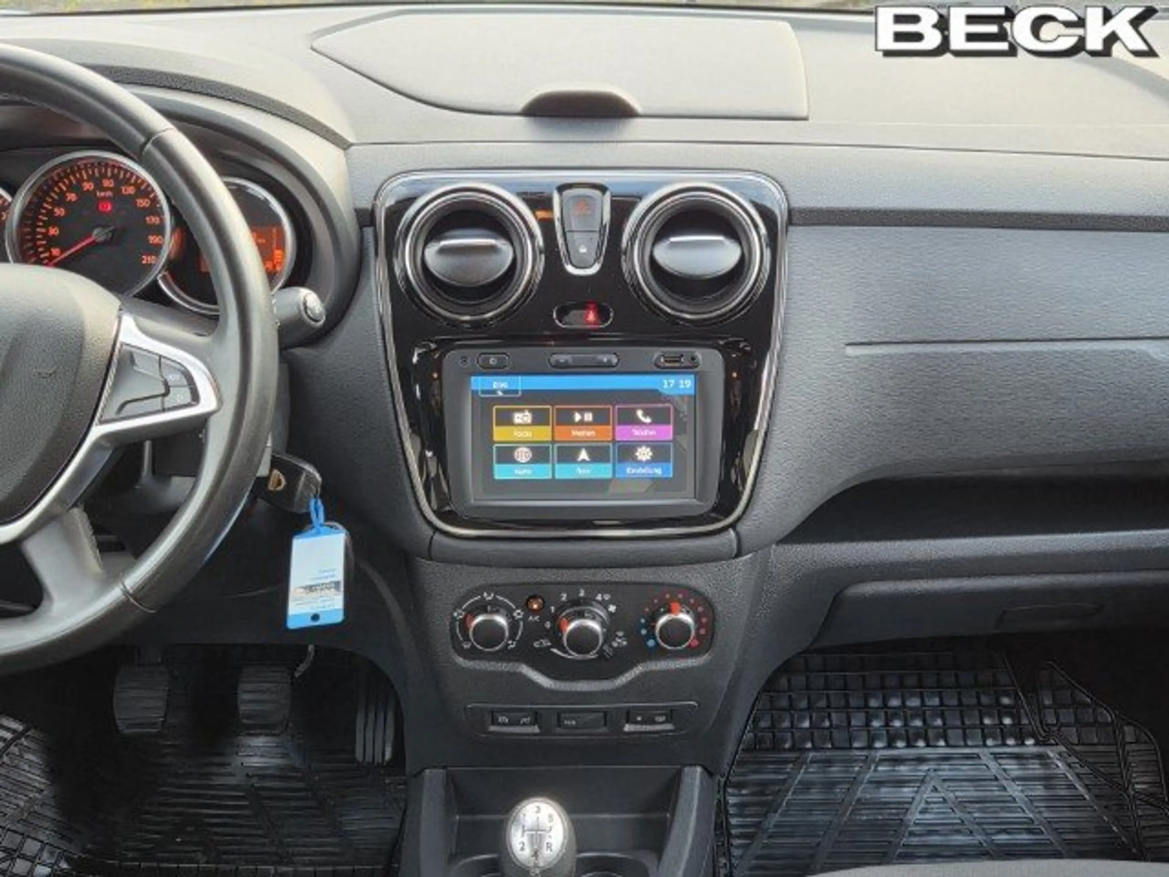 Dacia Lodgy Stepway Plus SCe 110 Eco-G | 7-Sitzer,Allwetter,LP — photo 11