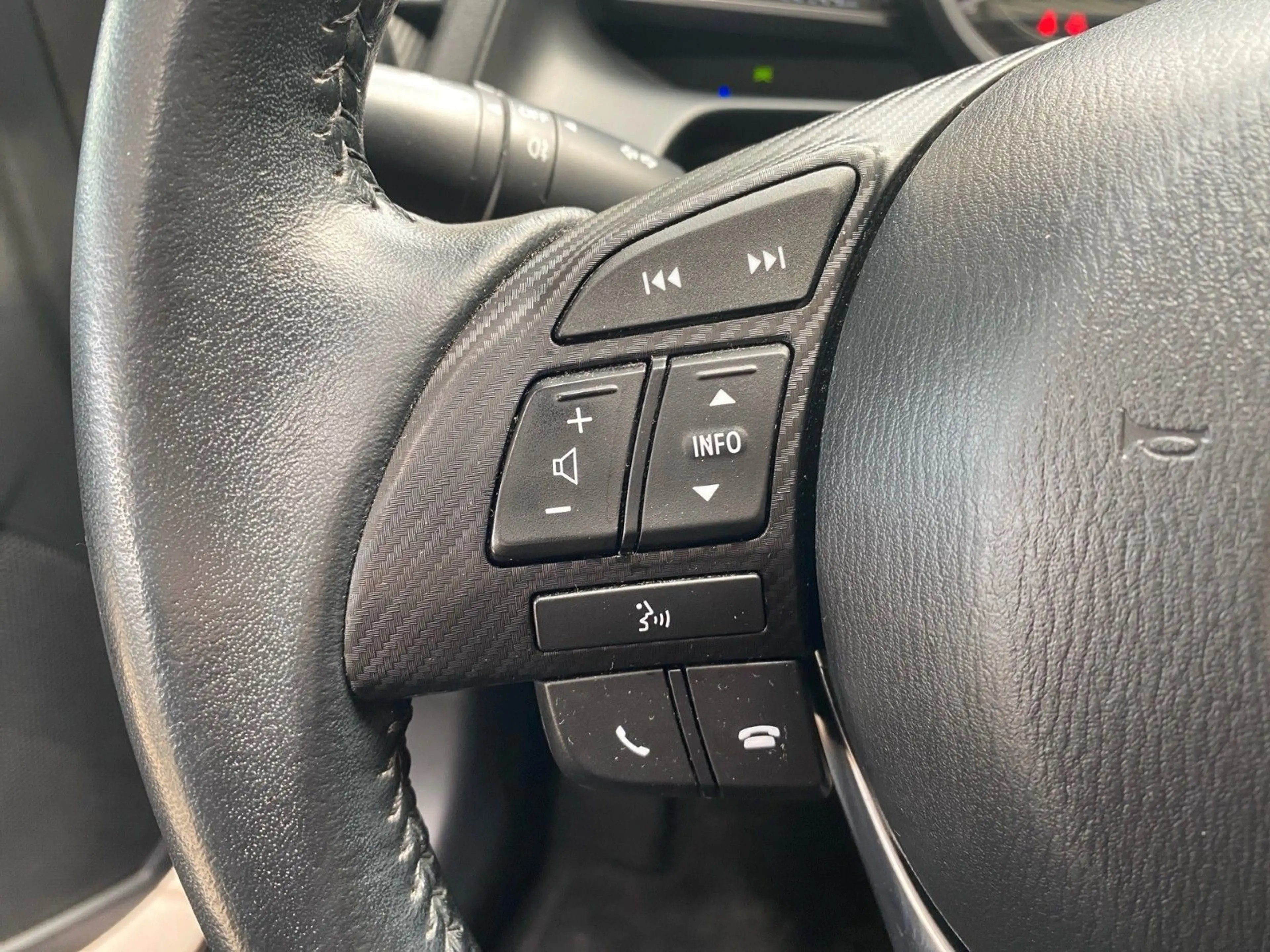 Mazda 2 1.5 SKYACTIV G 75 Center-Line — photo 12