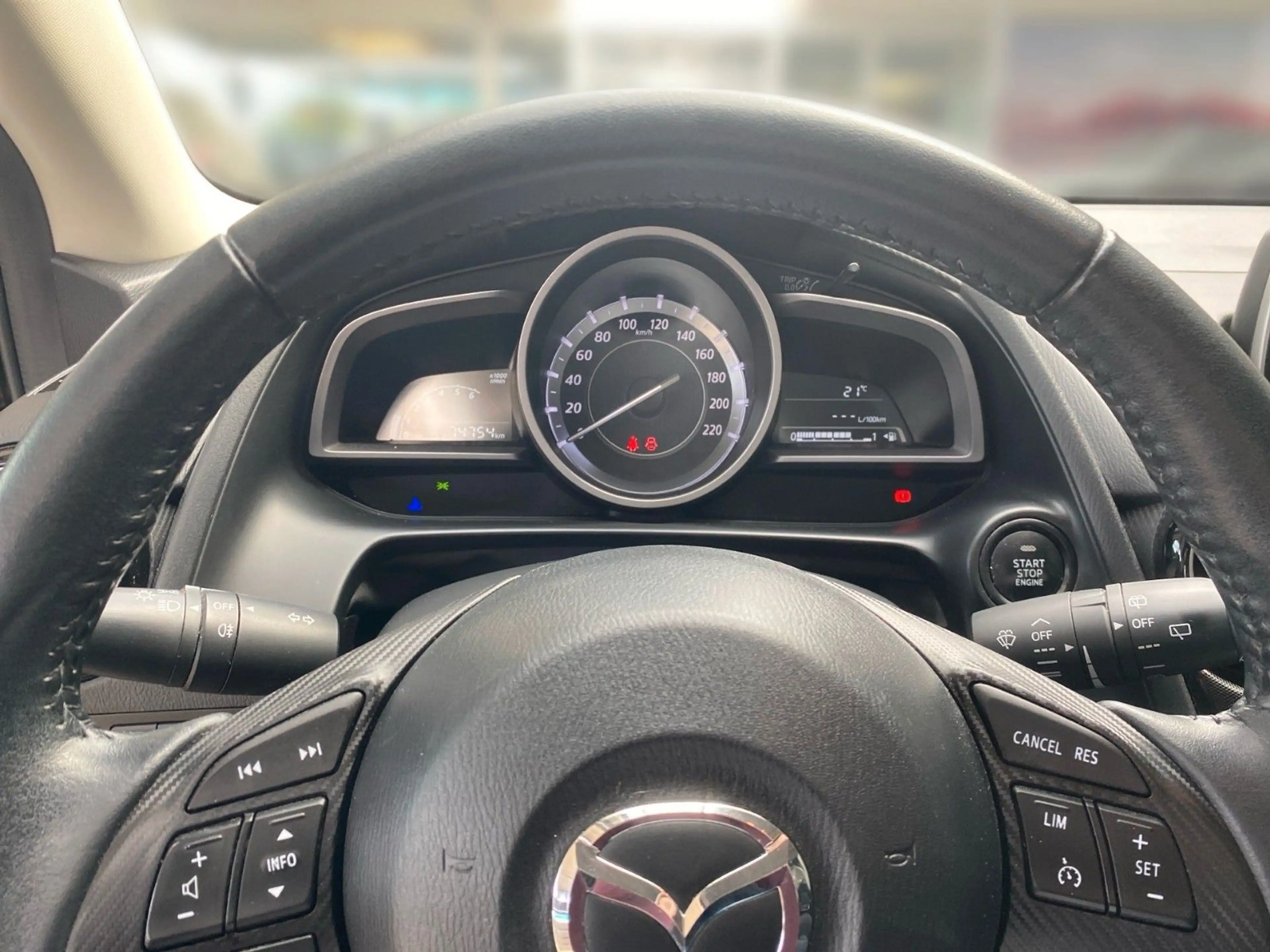 Mazda 2 1.5 SKYACTIV G 75 Center-Line — photo 11
