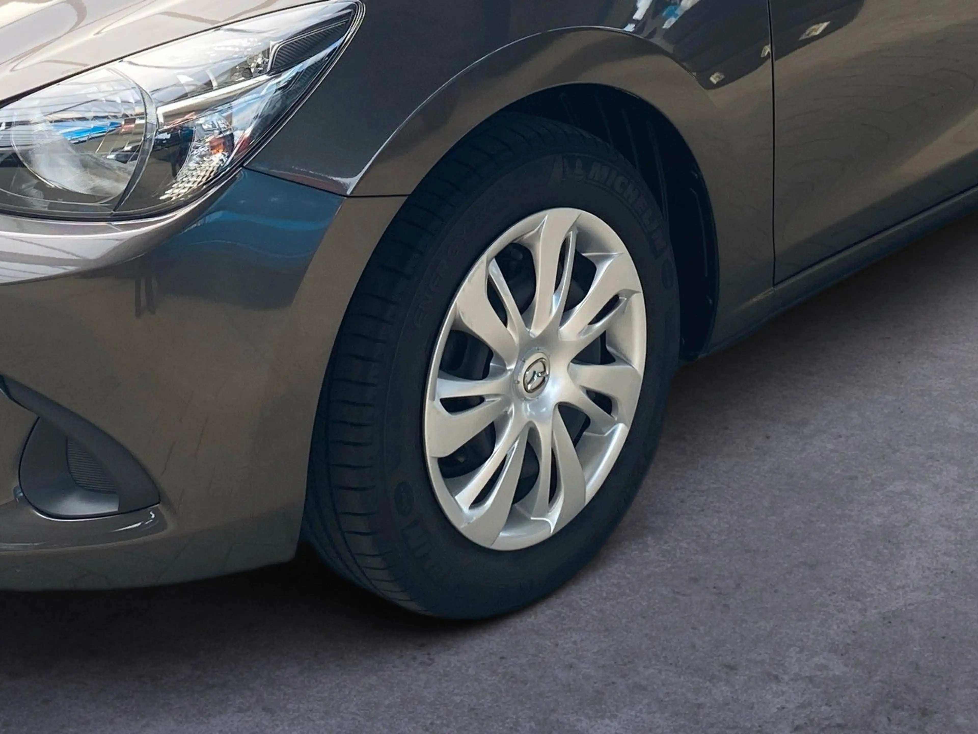 Mazda 2 1.5 SKYACTIV G 75 Center-Line — photo 6