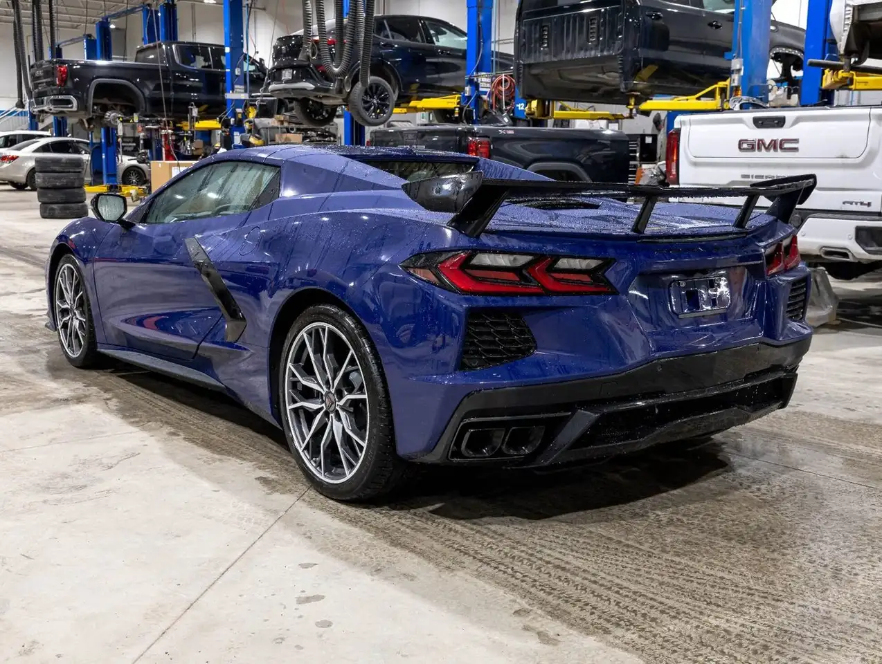 Chevrolet Corvette снимка Chevrolet Corvette