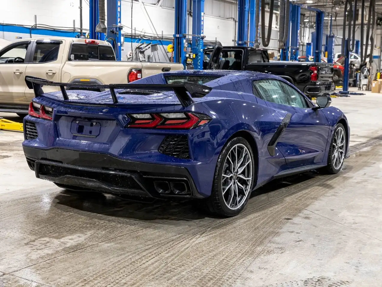 Chevrolet Corvette снимка Chevrolet Corvette