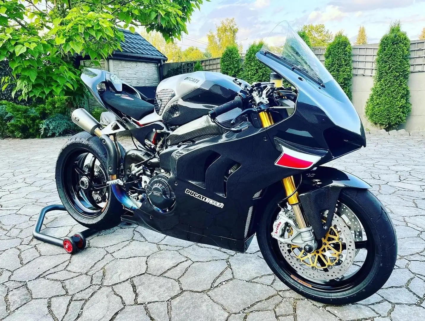 Ducati Panigale V4 R Siyah - 1